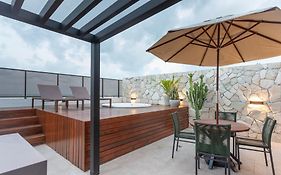 Apto Cobertura com jacuzzi, churrasqueira e vista mar, URBANI 906